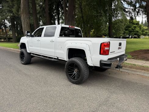 Used 2018 GMC Sierra 3500 SLT w/ Driver Alert Package AWD/4WD image 3