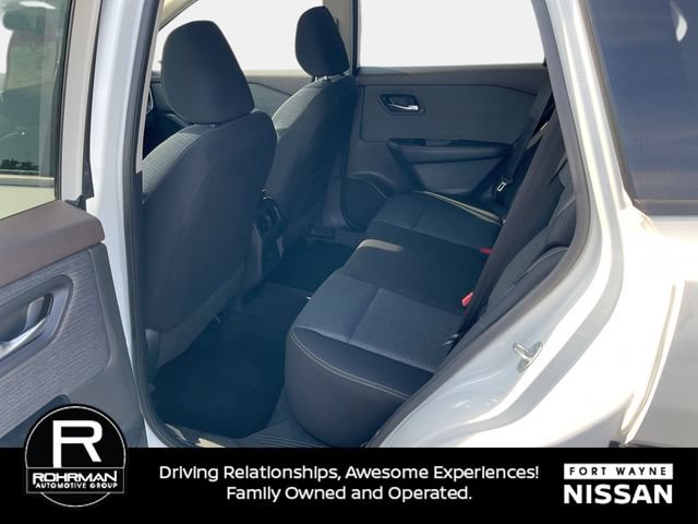 Used 2023 Nissan Rogue SV AWD/4WD image 14