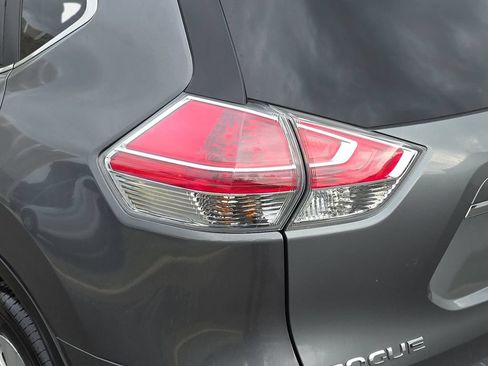 Used 2015 Nissan Rogue SV w/ SV Premium Package AWD/4WD image 34