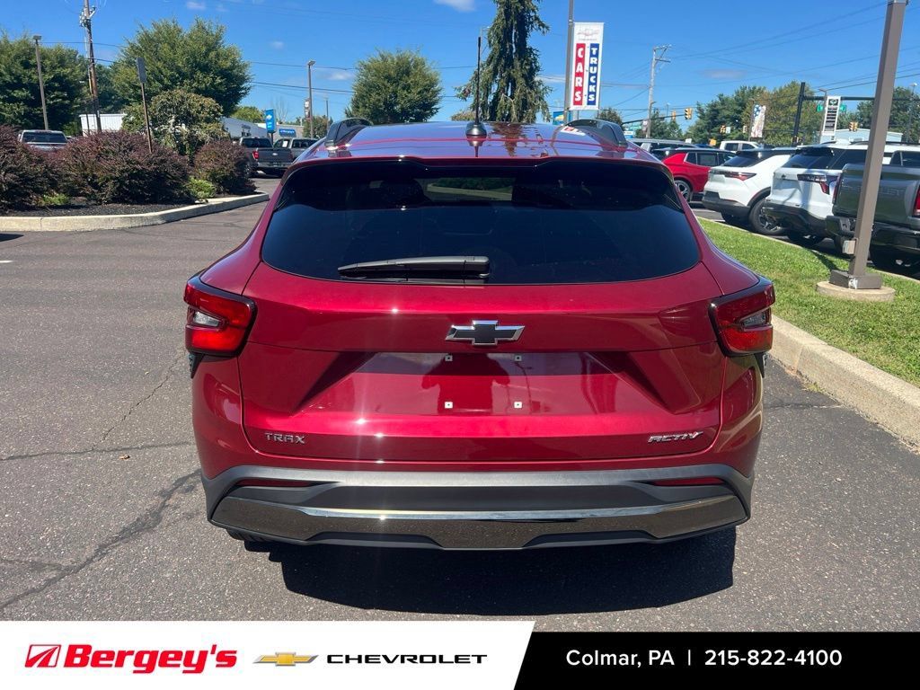 Certified 2024 Chevrolet Trax ACTIV w/ Driver Confidence Package FWD image 6