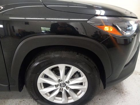Used 2023 Toyota Corolla Cross LE w/ Moonroof Package AWD/4WD image 3