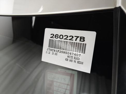 Certified 2021 Lexus IS 300 AWD w/ Comfort Package image 31