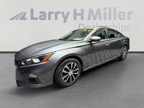 Used 2020 Nissan Altima 2.5 S image 1