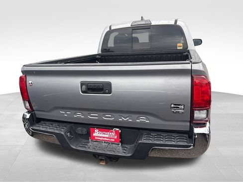 Used 2019 Toyota Tacoma SR5 image 11