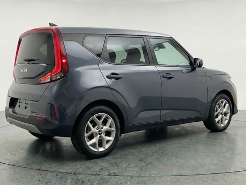 Used 2025 Kia Soul LX w/ LX Technology Package FWD image 9
