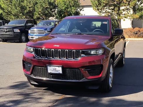 New 2025 Jeep Grand Cherokee Laredo X w/ Luxury Tech Group I image 4