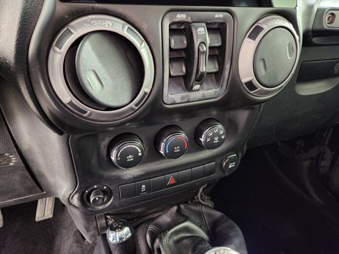 Used 2013 Jeep Wrangler Unlimited Sport image 24