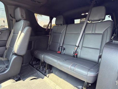 Used 2025 Chevrolet Suburban RST w/ Comfort Package RWD image 11