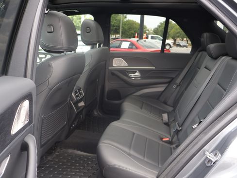 Certified 2025 Mercedes-Benz GLE 450e 4MATIC w/ Driver Assistance Package image 17