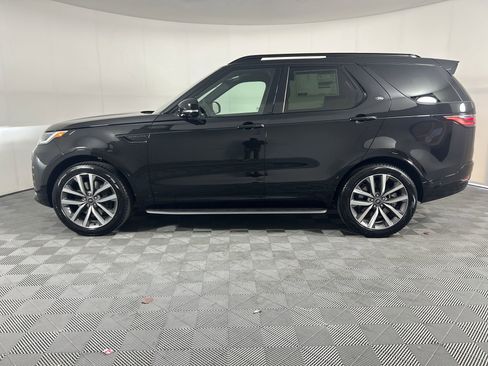 New 2025 Land Rover Discovery Dynamic SE image 2