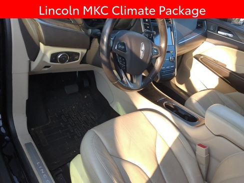 Used 2019 Lincoln MKC Reserve w/ MKC Climate Package AWD/4WD image 6