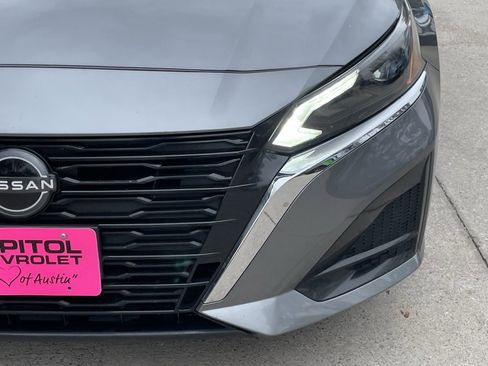 Used 2024 Nissan Altima 2.5 SV image 7