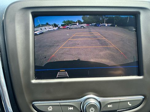 Used 2021 Chevrolet Equinox LT image 22