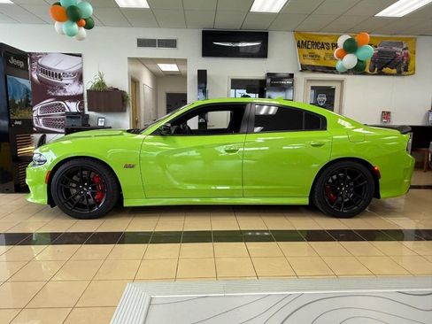 Used 2023 Dodge Charger Scat Pack w/ Dynamics Package RWD image 2