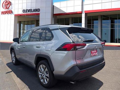 Used 2025 Toyota RAV4 XLE Premium AWD/4WD image 5
