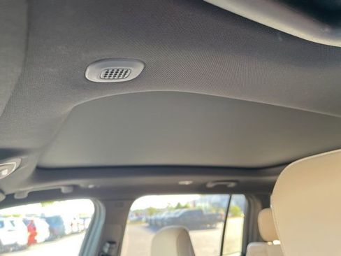 New 2026 Jeep Grand Cherokee L Limited w/ Limited Altitude Package AWD/4WD image 11