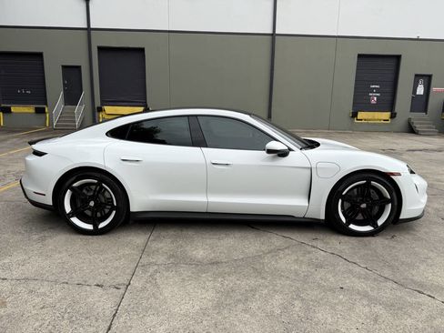 Used 2022 Porsche Taycan RWD image 4
