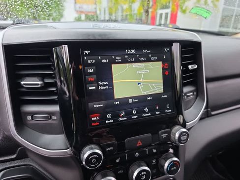 Used 2019 RAM 1500 Big Horn AWD/4WD image 16