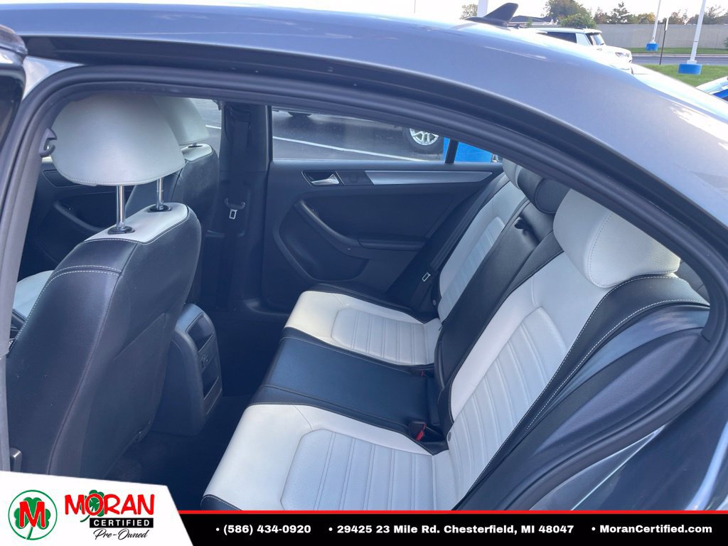 Used 2016 Volkswagen Jetta Sport w/ Lighting Package FWD image 25