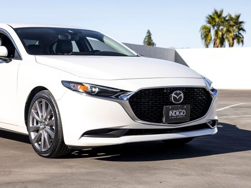 Used 2020 MAZDA MAZDA3 Sedan w/ Select Package image 3