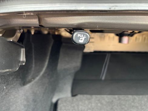 Used 2018 Toyota Camry XSE image 39