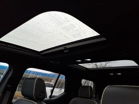 Used 2022 Chevrolet Traverse Premier w/ Redline Edition image 20