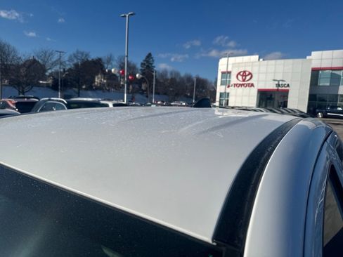 Used 2020 Toyota Tacoma SR image 40