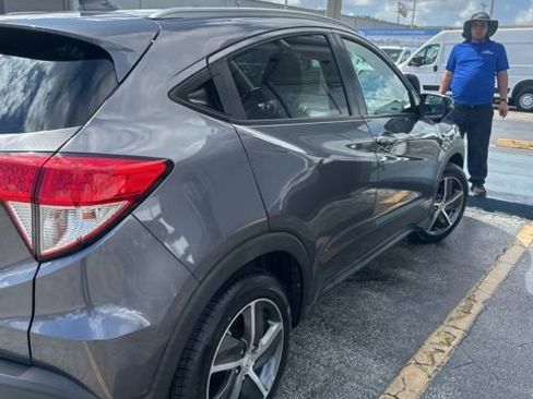 Used 2021 Honda HR-V EX-L image 12