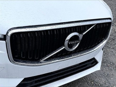 Used 2018 Volvo XC60 T5 Momentum w/ Convenience Package image 26