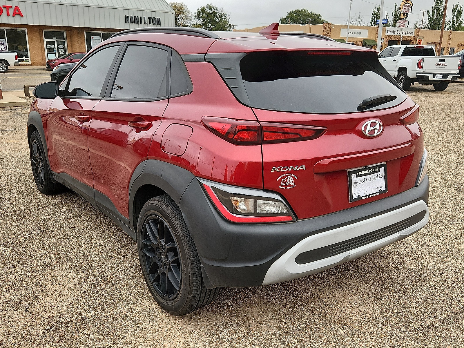 Used 2023 Hyundai Kona SEL w/ Cargo Package FWD image 3