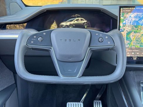 Used 2023 Tesla Model X AWD/4WD image 18