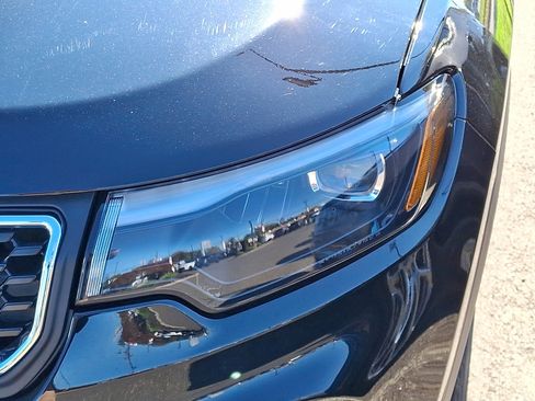 New 2024 Jeep Compass Latitude w/ Sun and Sound Group image 3