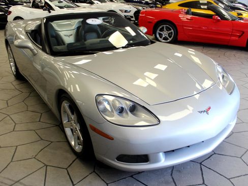 Used 2006 Chevrolet Corvette 2dr Conv w/ Preferred Equipment Group image 3
