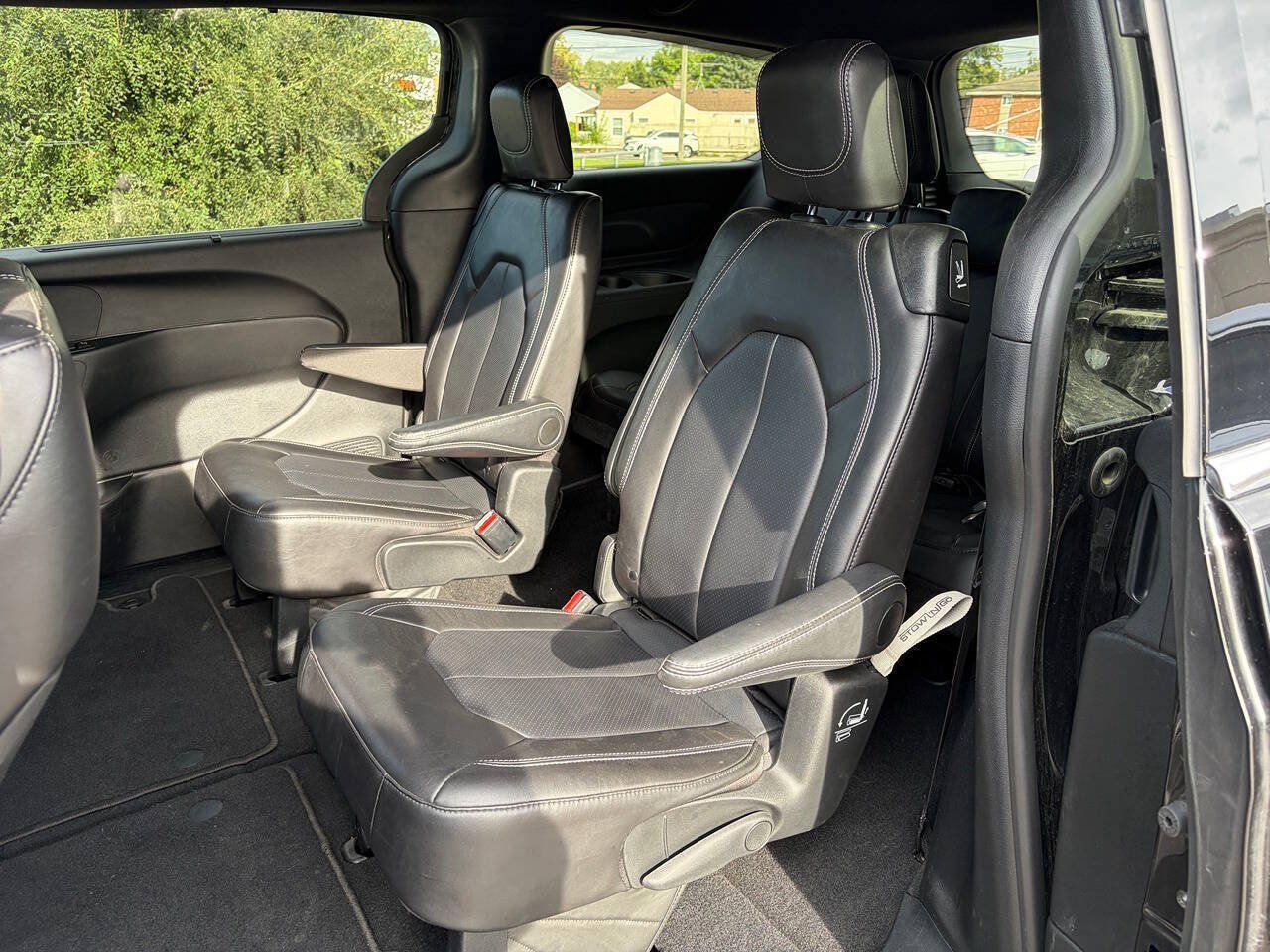 Used 2026 Chrysler Pacifica Select FWD image 15
