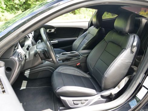 Used 2019 Ford Mustang GT Premium w/ GT Performance Package RWD image 16
