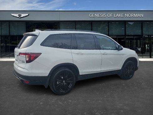 Used 2021 Honda Pilot Black Edition image 4