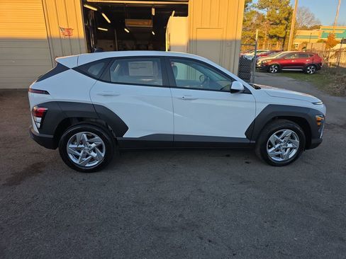 New 2026 Hyundai Kona SE image 12