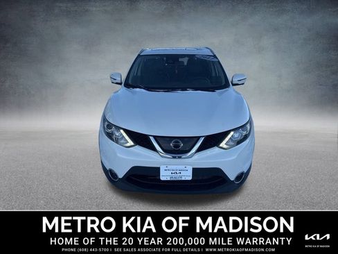 Used 2017 Nissan Rogue Sport SL w/ SL Premium Package image 9