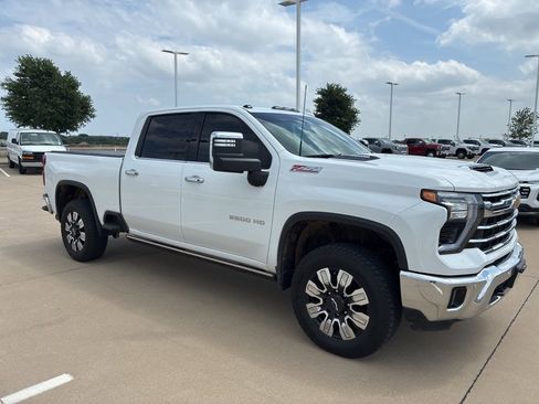 Used 2025 Chevrolet Silverado 2500 LTZ w/ LTZ Plus Package AWD/4WD image 5