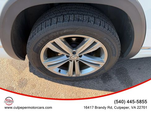 Used 2018 Volkswagen Atlas SE w/ R-Line Package image 28