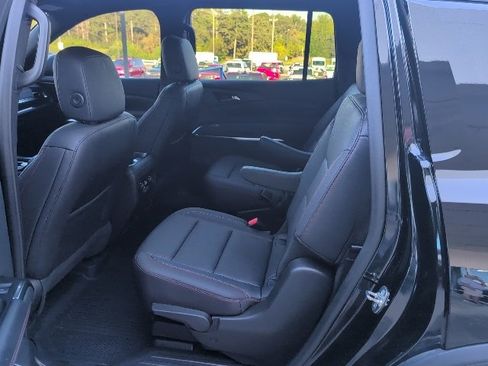 Used 2024 Chevrolet Traverse Z71 w/ LPO, Floor Liner Package image 16
