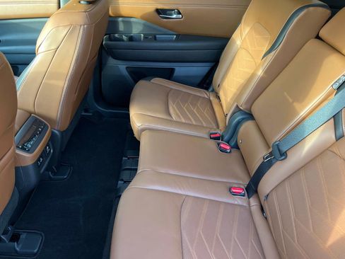 Certified 2023 Nissan Pathfinder Platinum w/ Lighting Package (N93) image 13