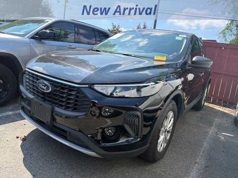 Used 2025 Ford Escape Active AWD/4WD image 1