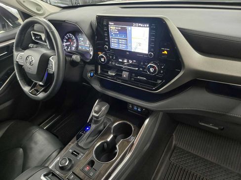 Used 2022 Toyota Highlander Limited AWD/4WD image 10
