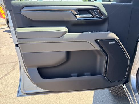 New 2026 Chevrolet Silverado 2500 ZR2 w/ ZR2 Bison Edition AWD/4WD image 9