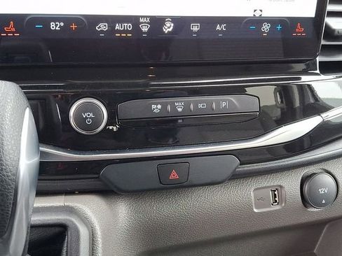 Used 2024 Ford Transit 350 XLT image 12