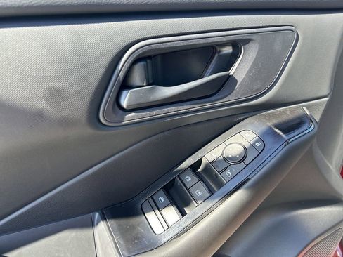 New 2025 Nissan Rogue S image 19