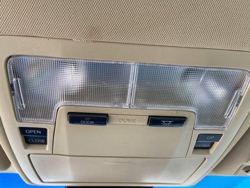 Used 2017 Toyota Avalon Touring image 44