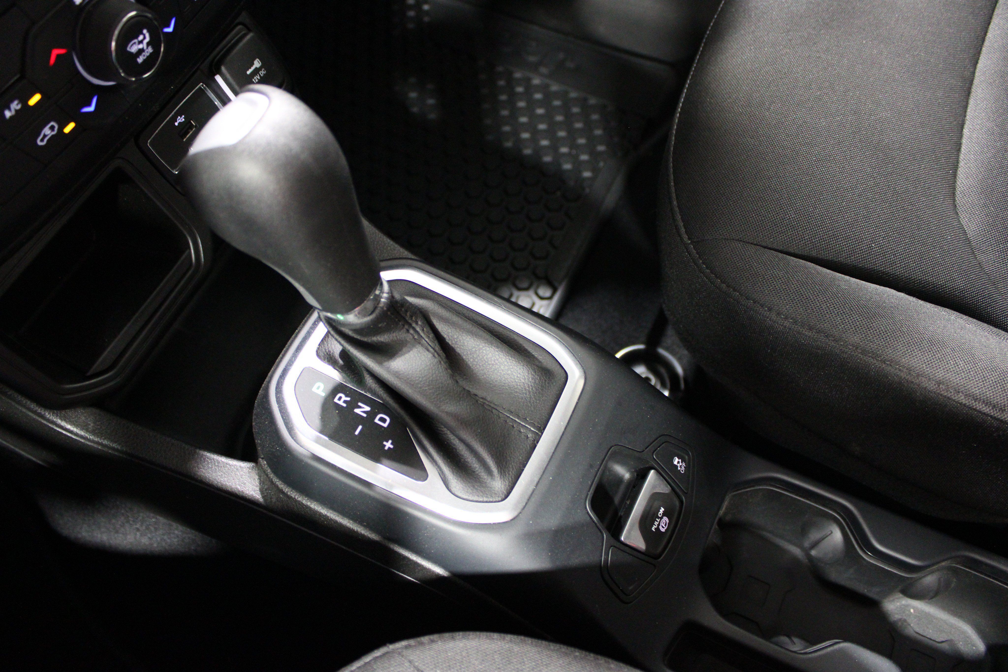Used 2021 Jeep Renegade Latitude w/ Convenience Group FWD image 24