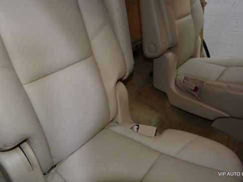 Used 2007 Cadillac Escalade AWD w/ Climate Package image 26
